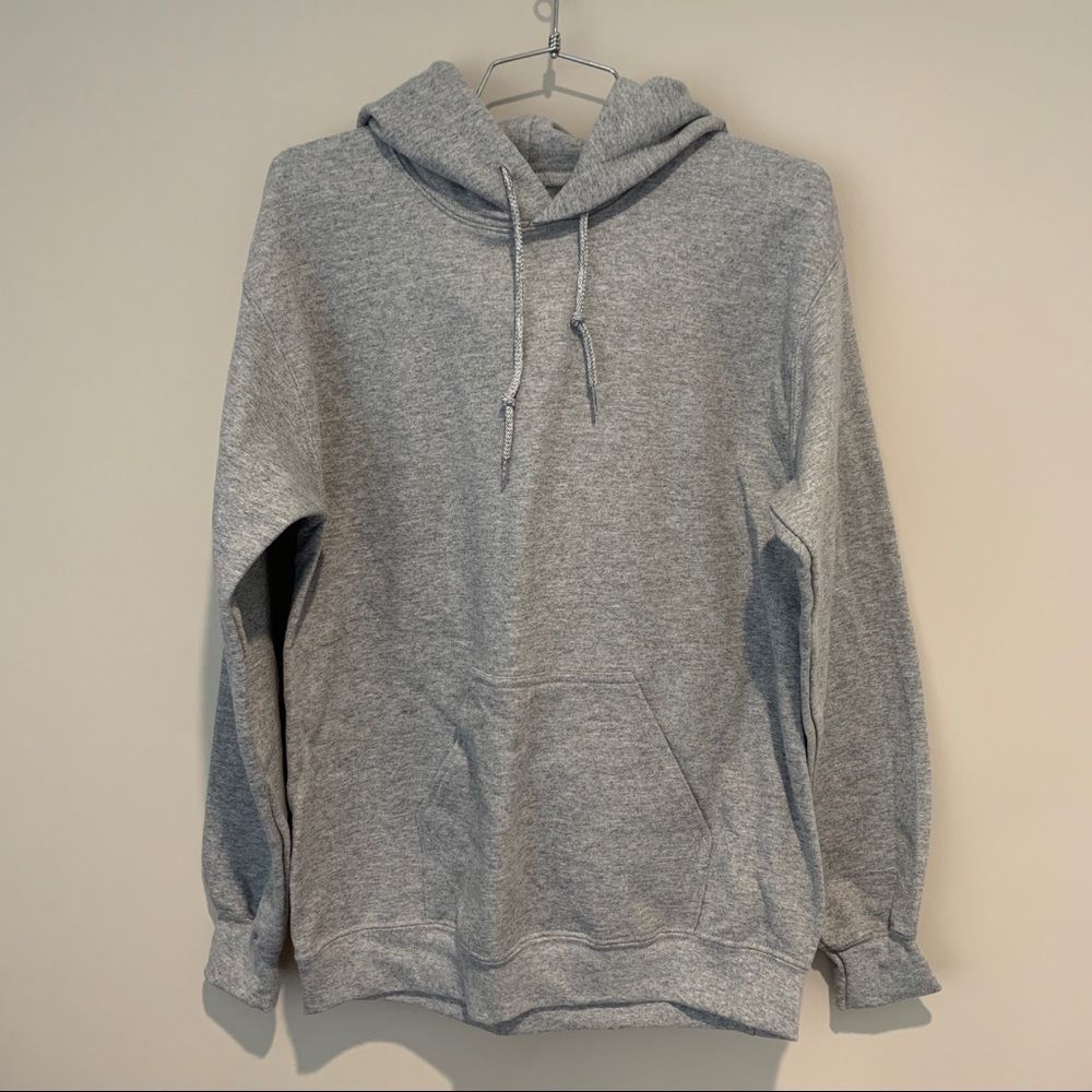 NWOT Grey Gildan Hoodie